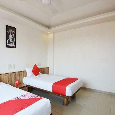 Hotel Oyo 24197 Saptaruchi Pimpri-Chinchwad Zewnętrze zdjęcie