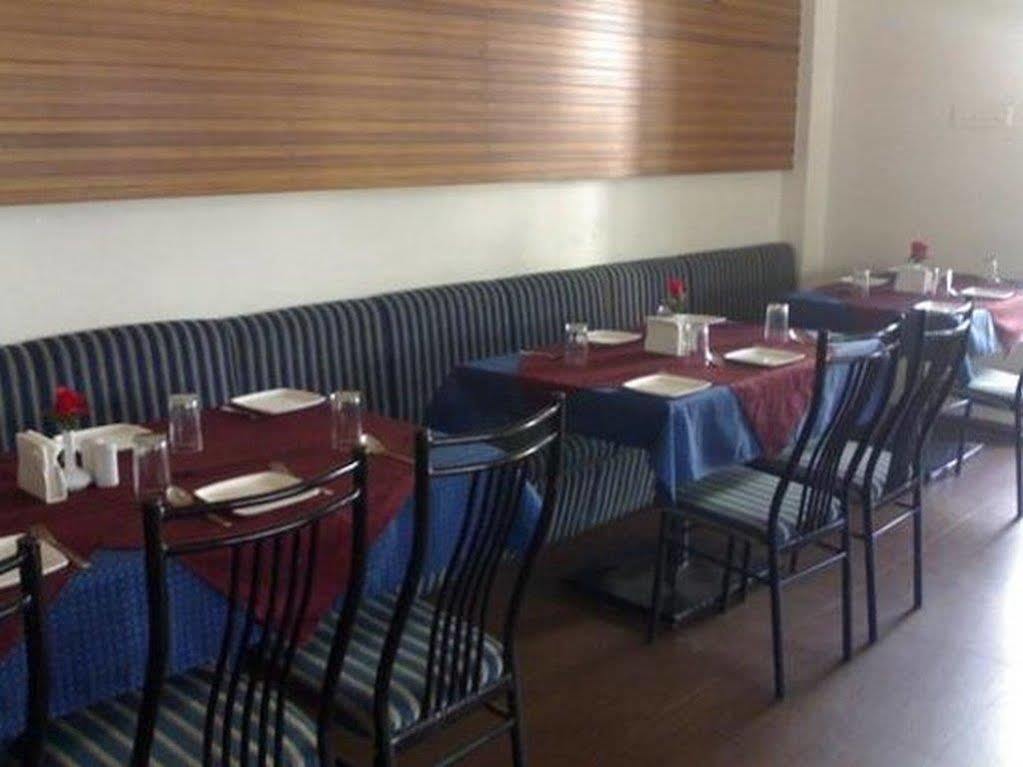 Hotel Oyo 24197 Saptaruchi Pimpri-Chinchwad Zewnętrze zdjęcie