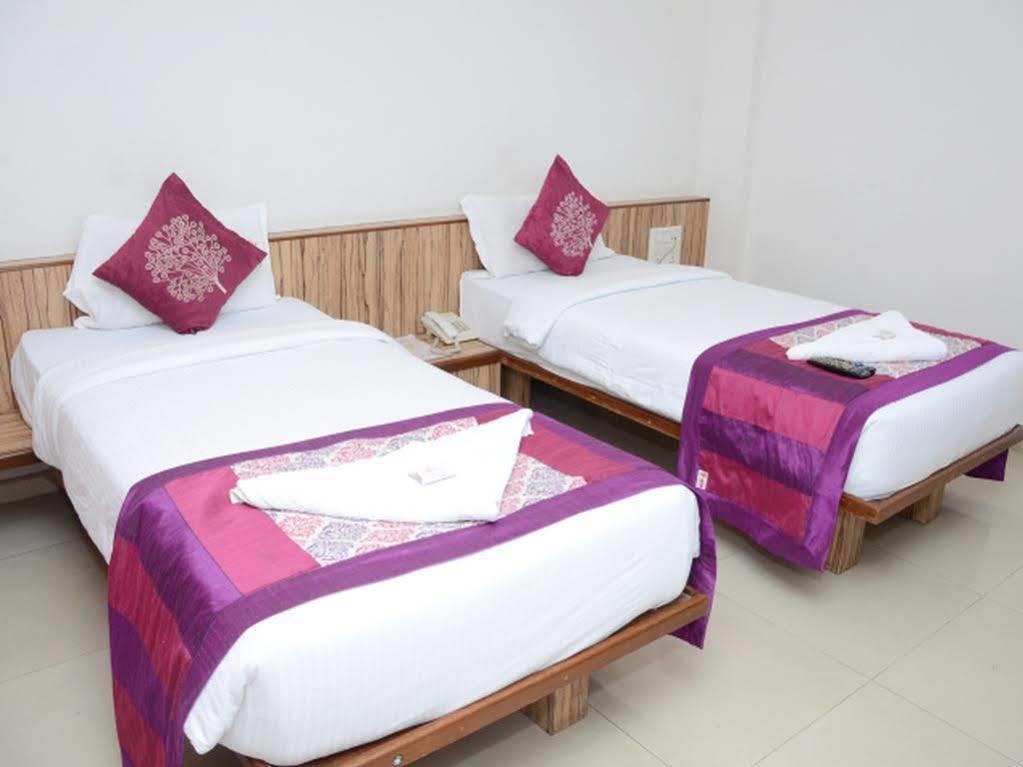 Hotel Oyo 24197 Saptaruchi Pimpri-Chinchwad Zewnętrze zdjęcie