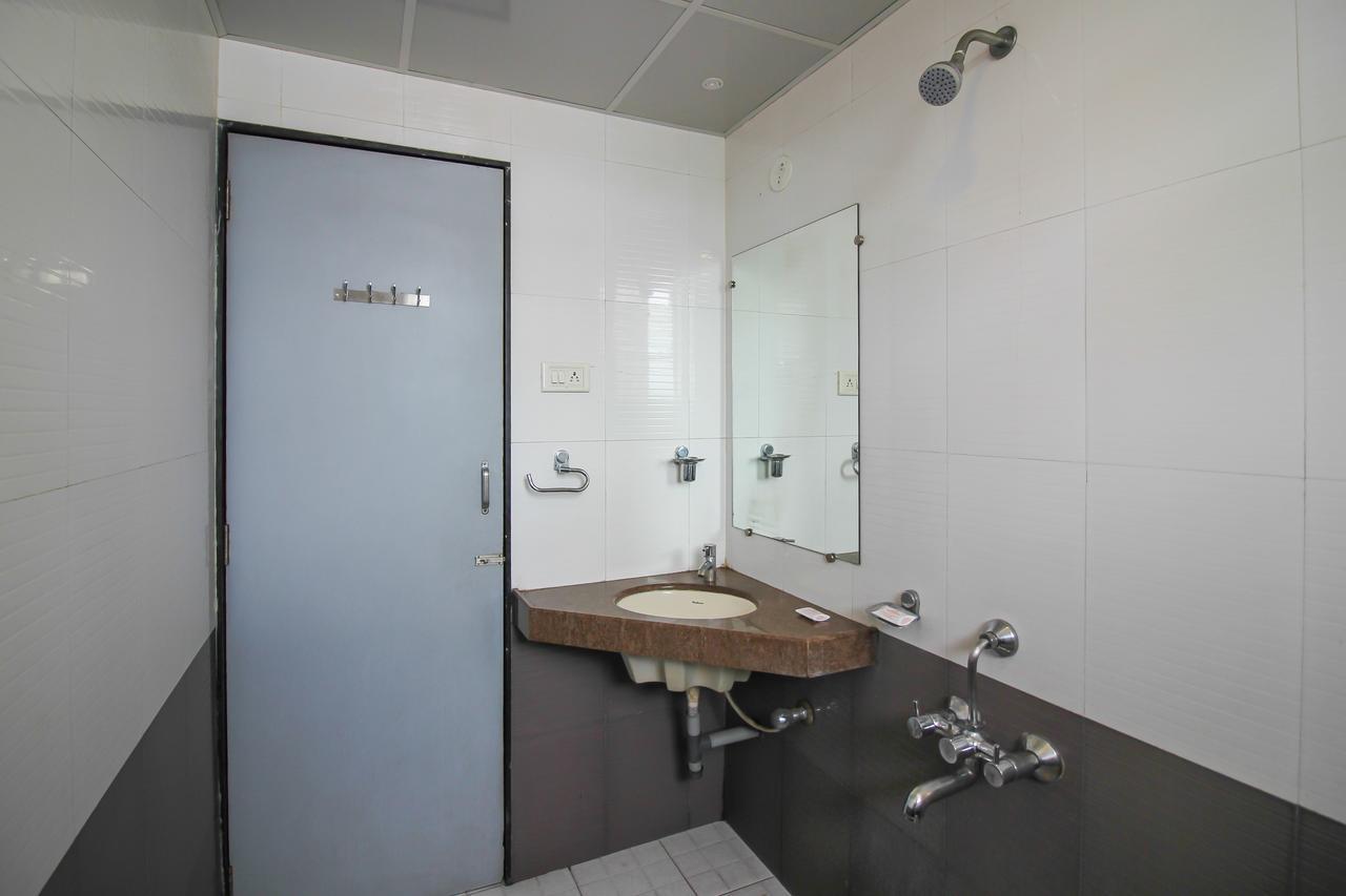 Hotel Oyo 24197 Saptaruchi Pimpri-Chinchwad Zewnętrze zdjęcie