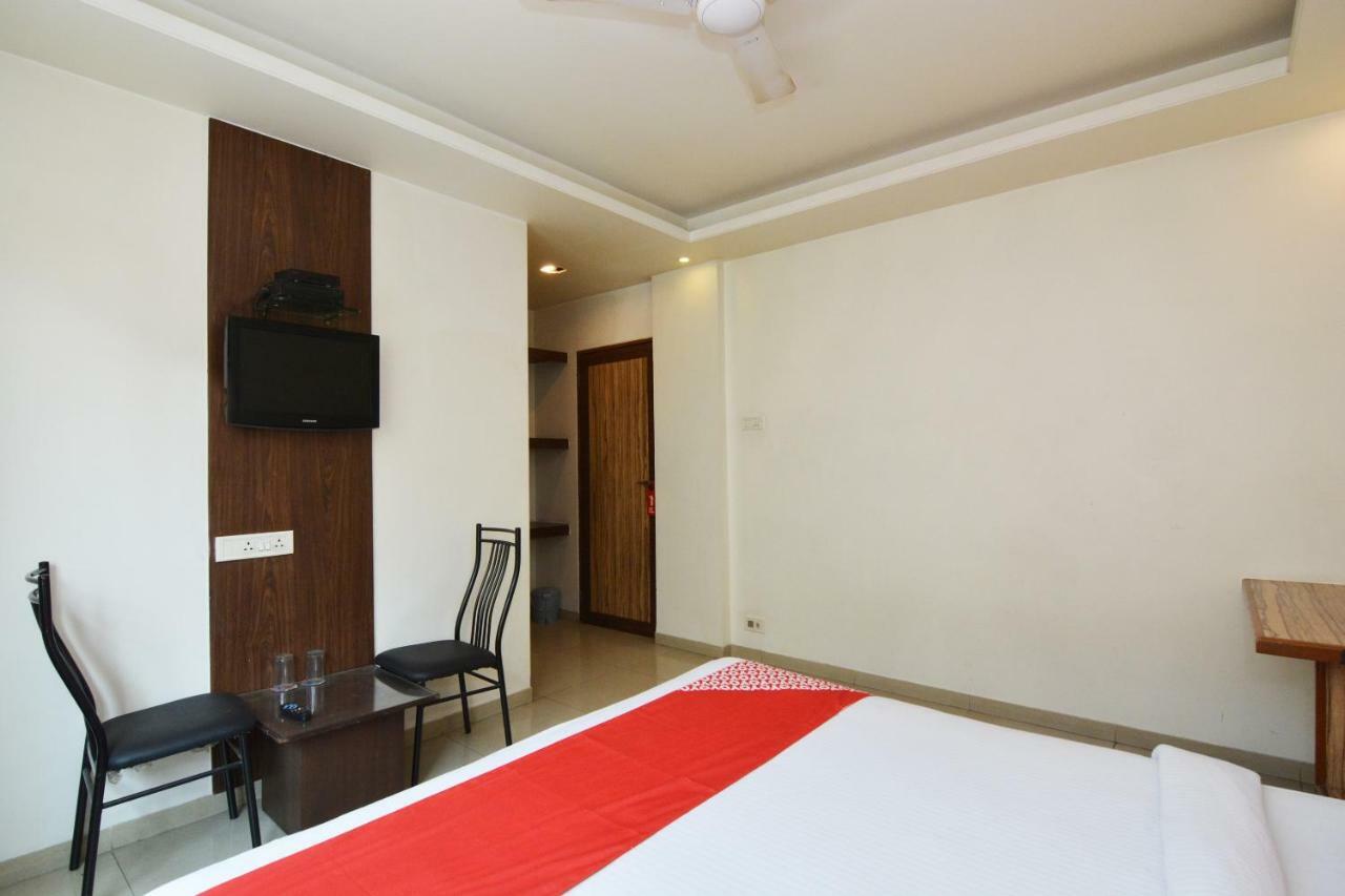 Hotel Oyo 24197 Saptaruchi Pimpri-Chinchwad Zewnętrze zdjęcie